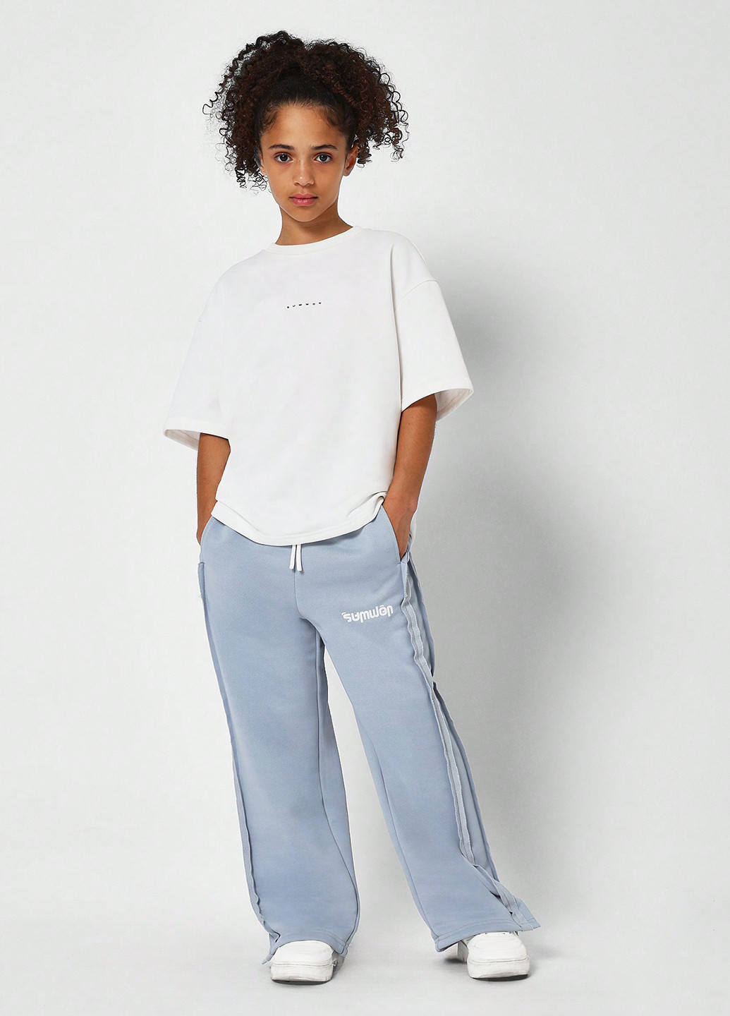 Голубые спортивные демисезонные брюки SHEIN