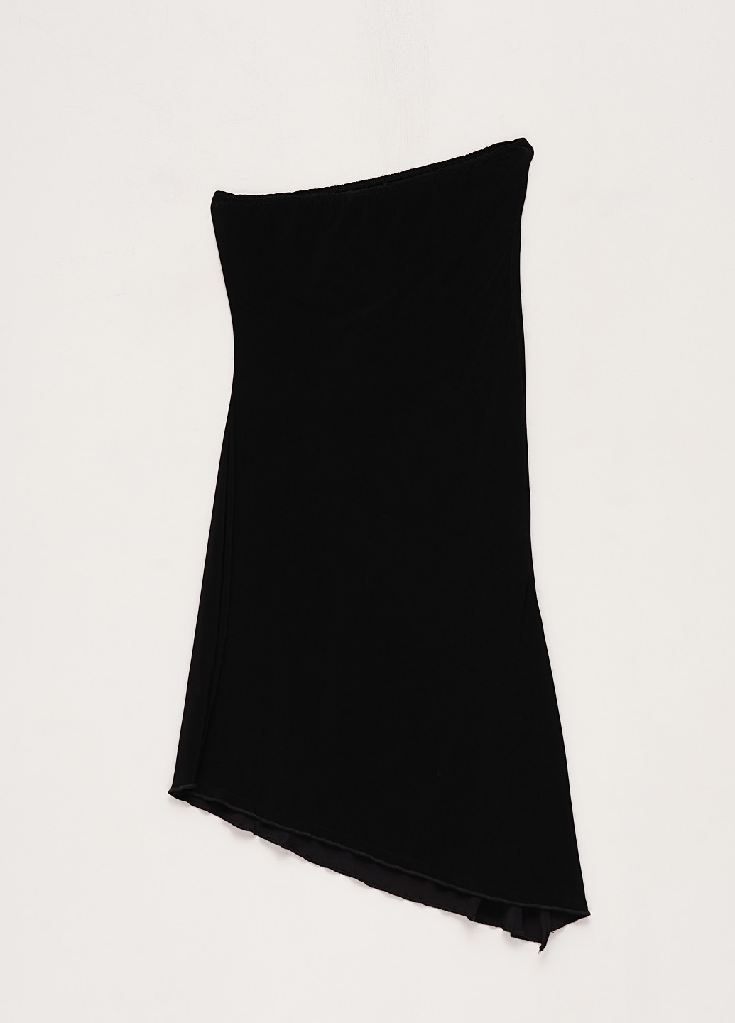 Черное кэжуал платье с открытыми плечами PrettyLittleThing однотонное