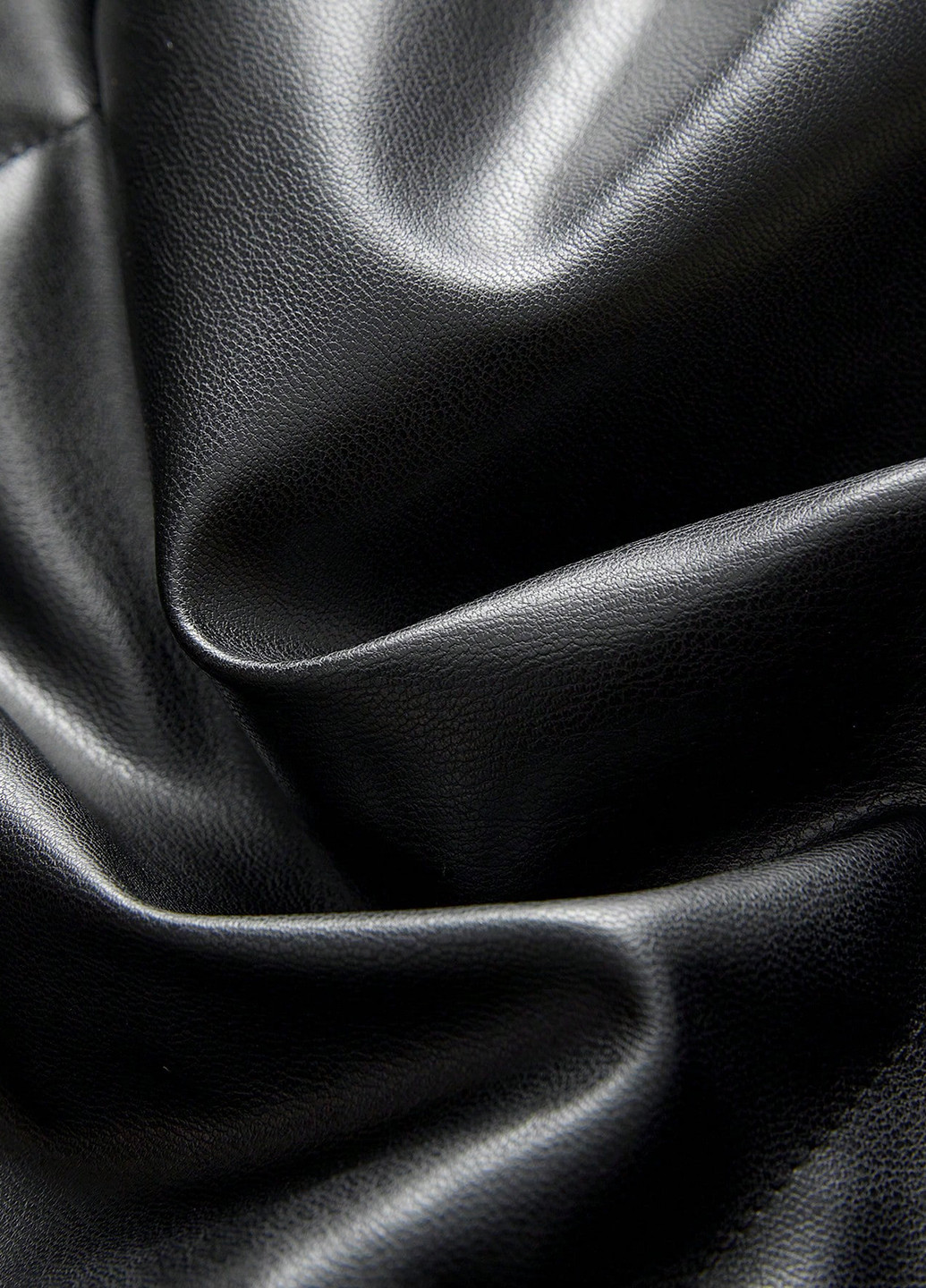 Черная зимняя куртка SHEIN