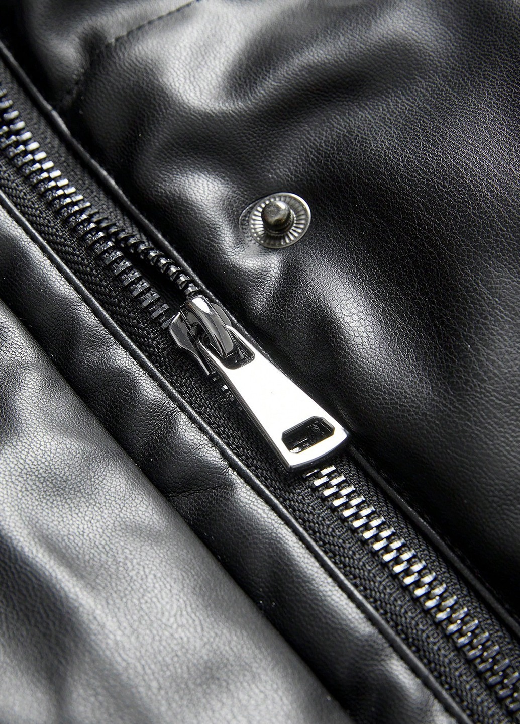 Черная зимняя куртка SHEIN