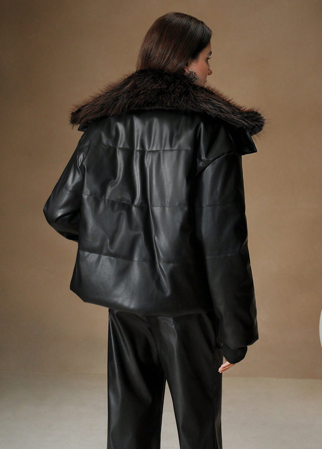 Черная зимняя куртка SHEIN