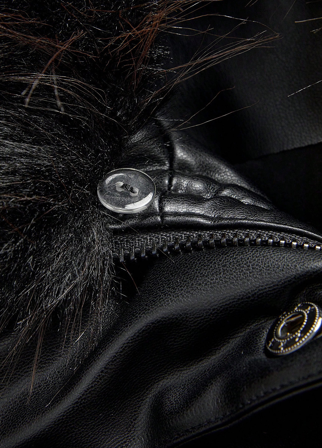 Черная зимняя куртка SHEIN