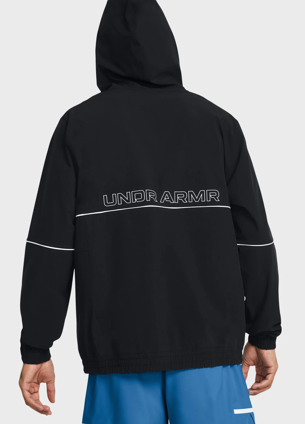 Чорна літня куртка Under Armour