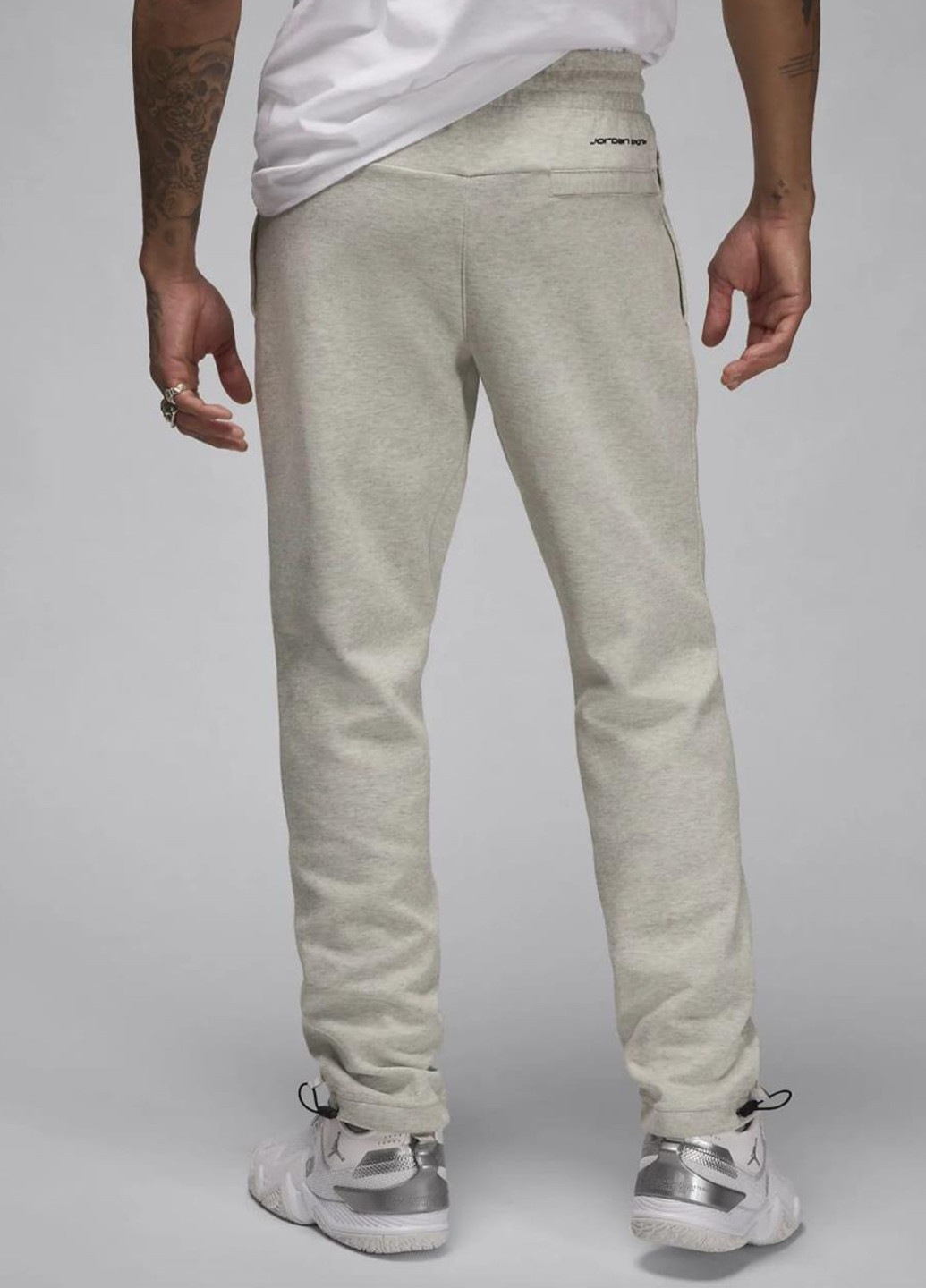 Бежевые спортивные демисезонные прямые брюки Jordan