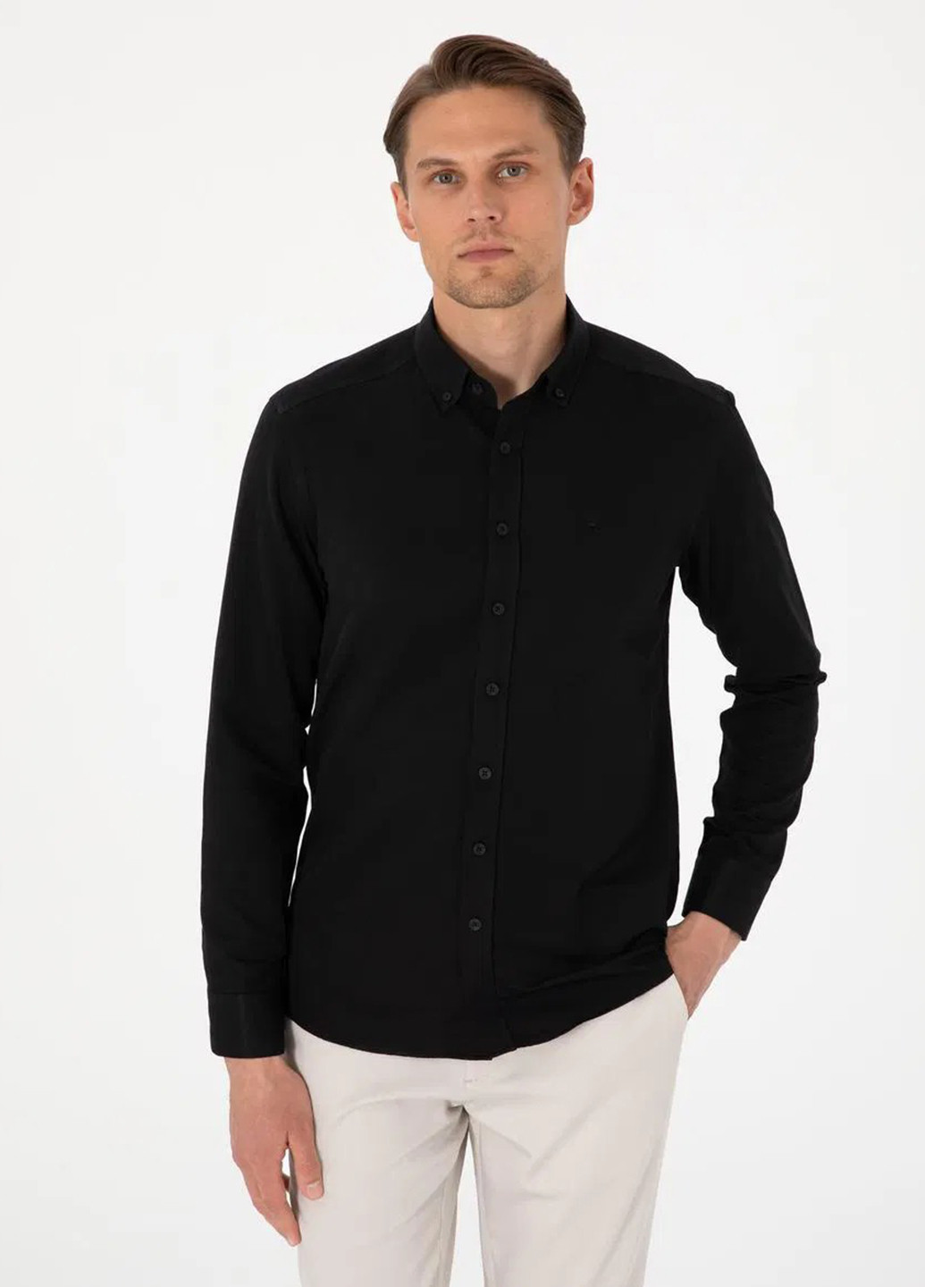Черная кэжуал рубашка однотонная Pierre Cardin