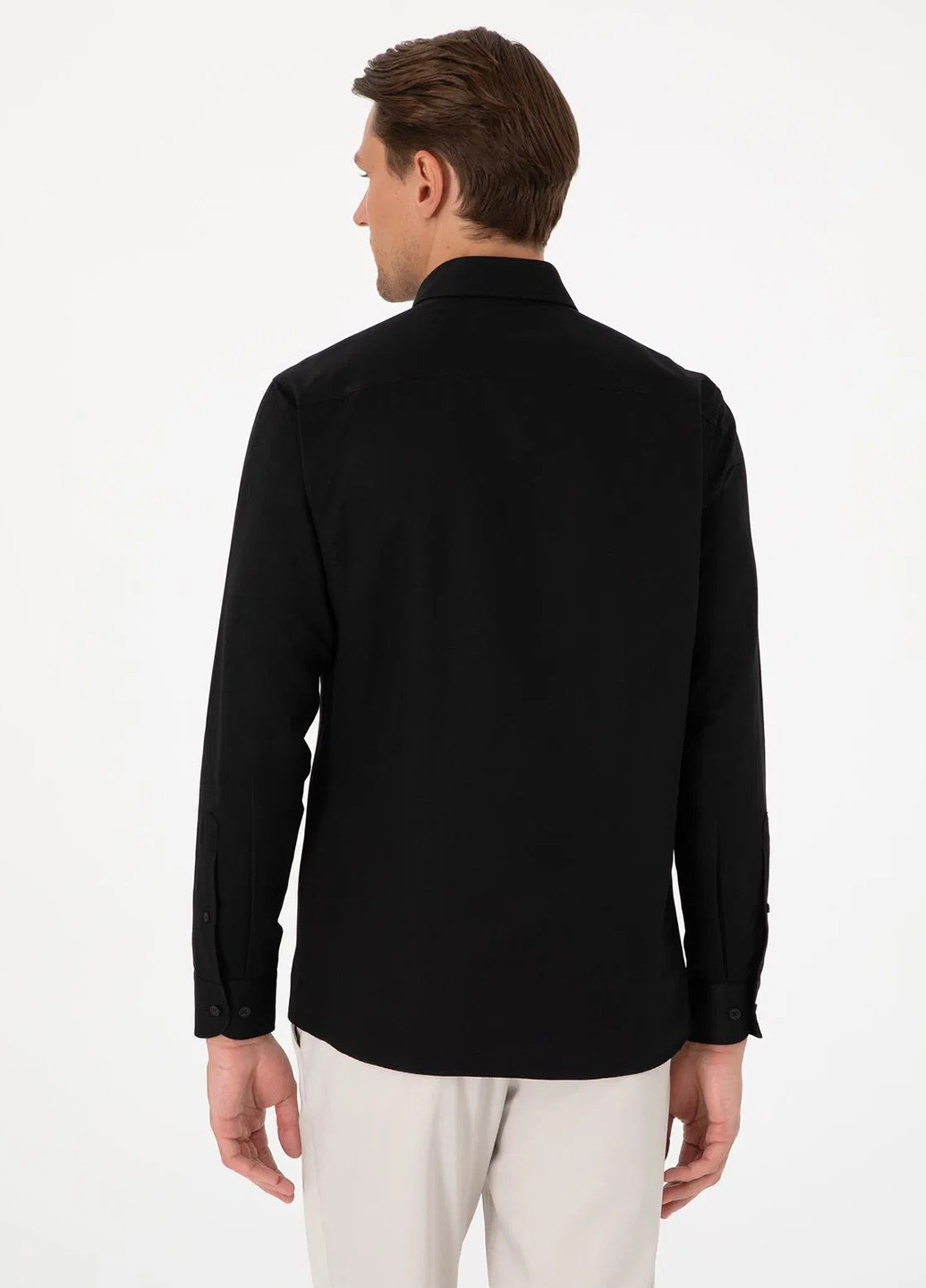 Черная кэжуал рубашка однотонная Pierre Cardin