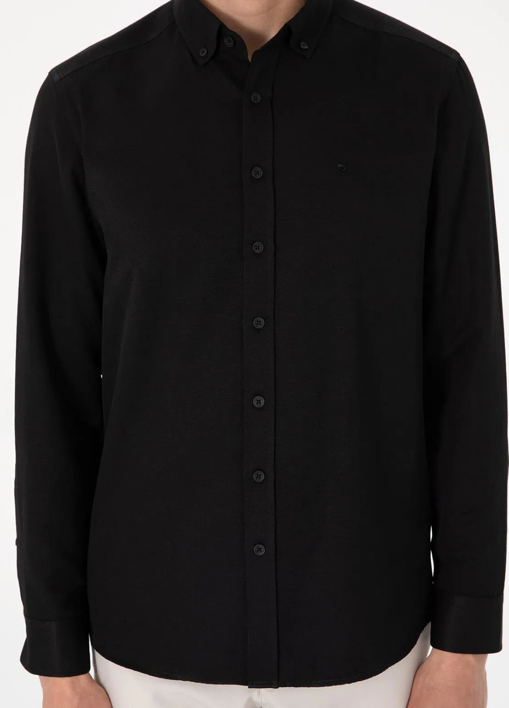 Черная кэжуал рубашка однотонная Pierre Cardin