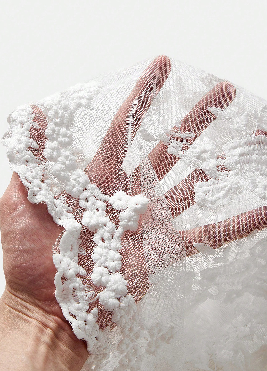 Белая блуза с баской SHEIN