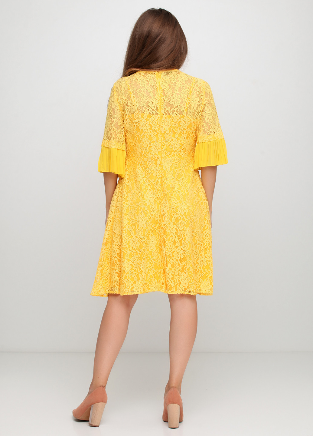Желтое кэжуал платье клеш Sassofono однотонное