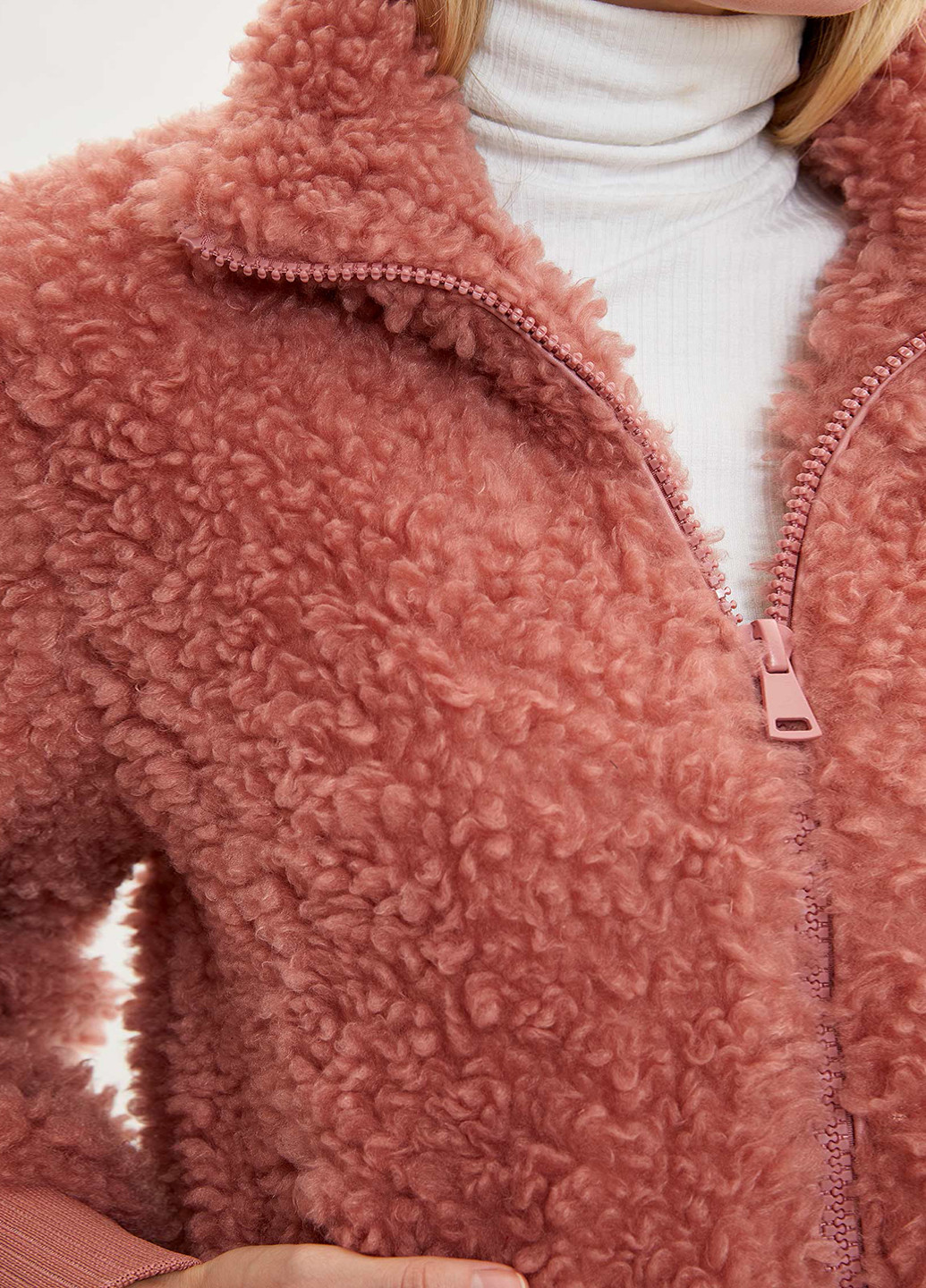 Розовая демисезонная куртка DeFacto
