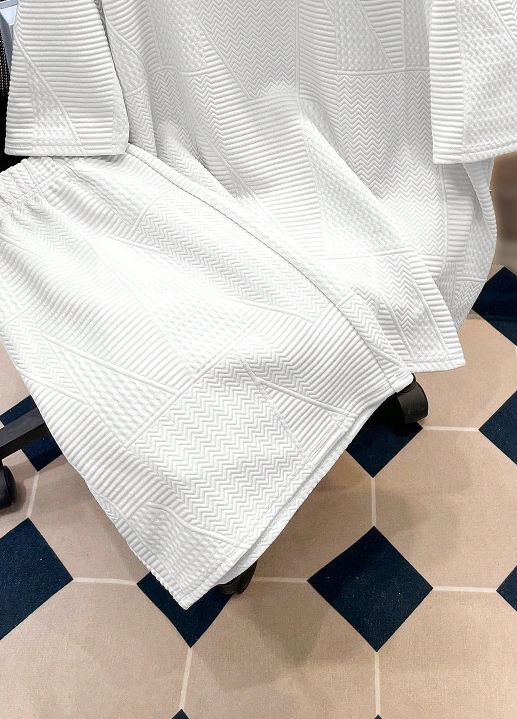 Белый летний костюм (футболка, шорты) с шортами SHEIN