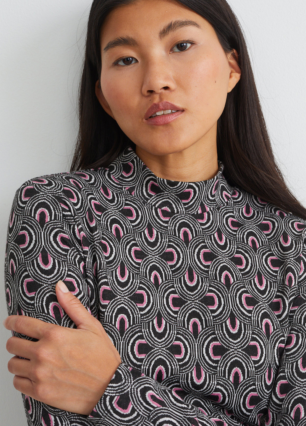 Черное кэжуал платье футляр C&A с абстрактным узором