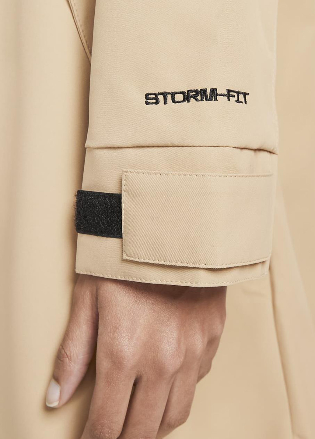 Бежева демісезонна куртка dm6245-200 Nike W Nsw Essntl Sf Wvn Prka Jkt Beige