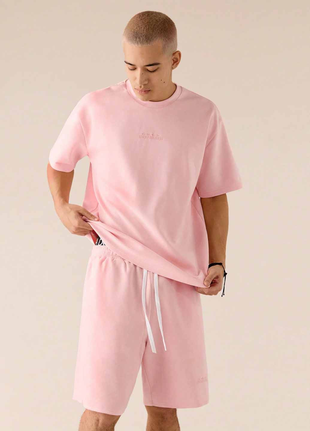 Светло-розовый летний костюм (футболка, шорты) с шортами SHEIN