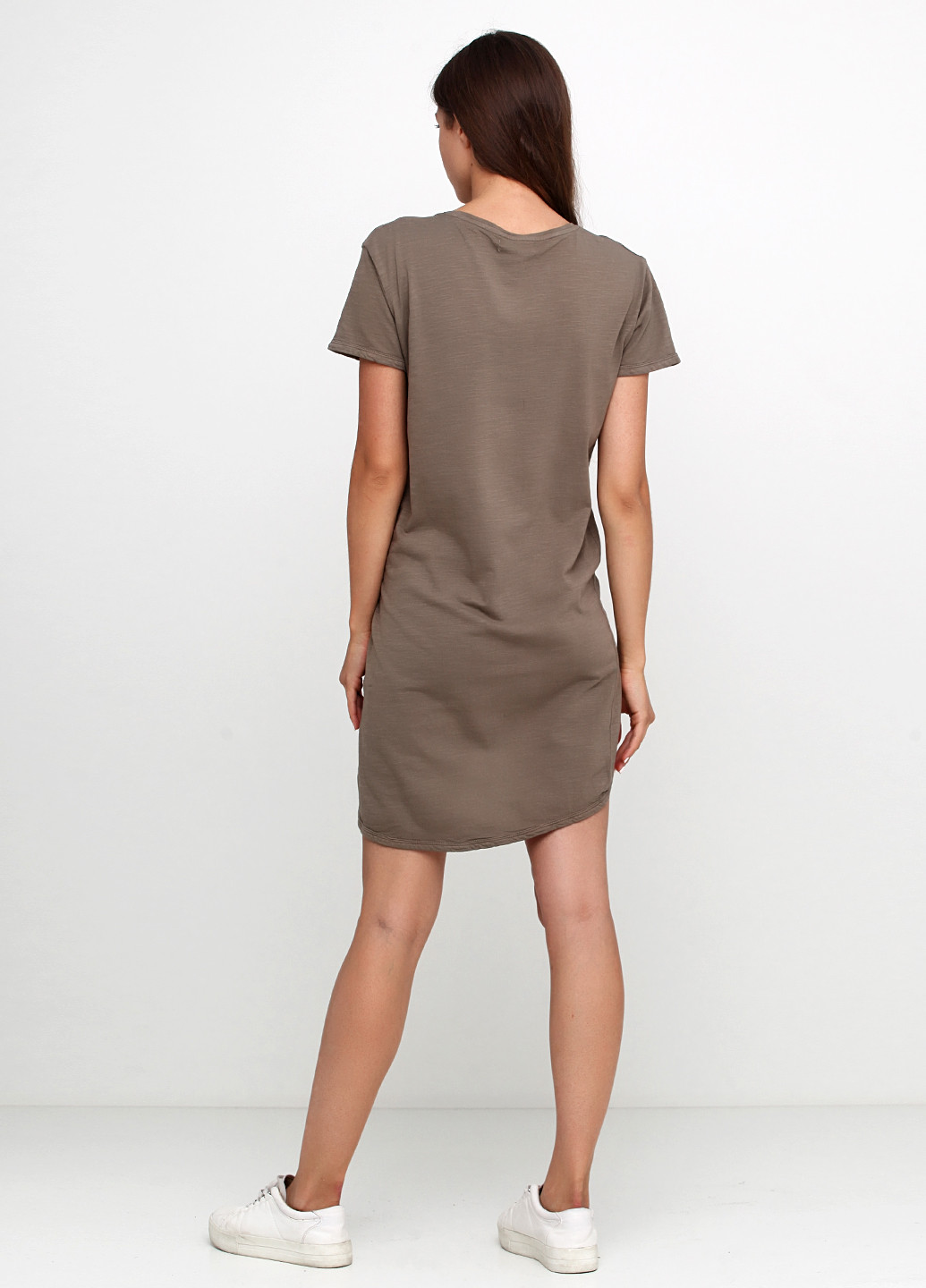 Оливковое (хаки) кэжуал платье платье-футболка Designers Remix однотонное