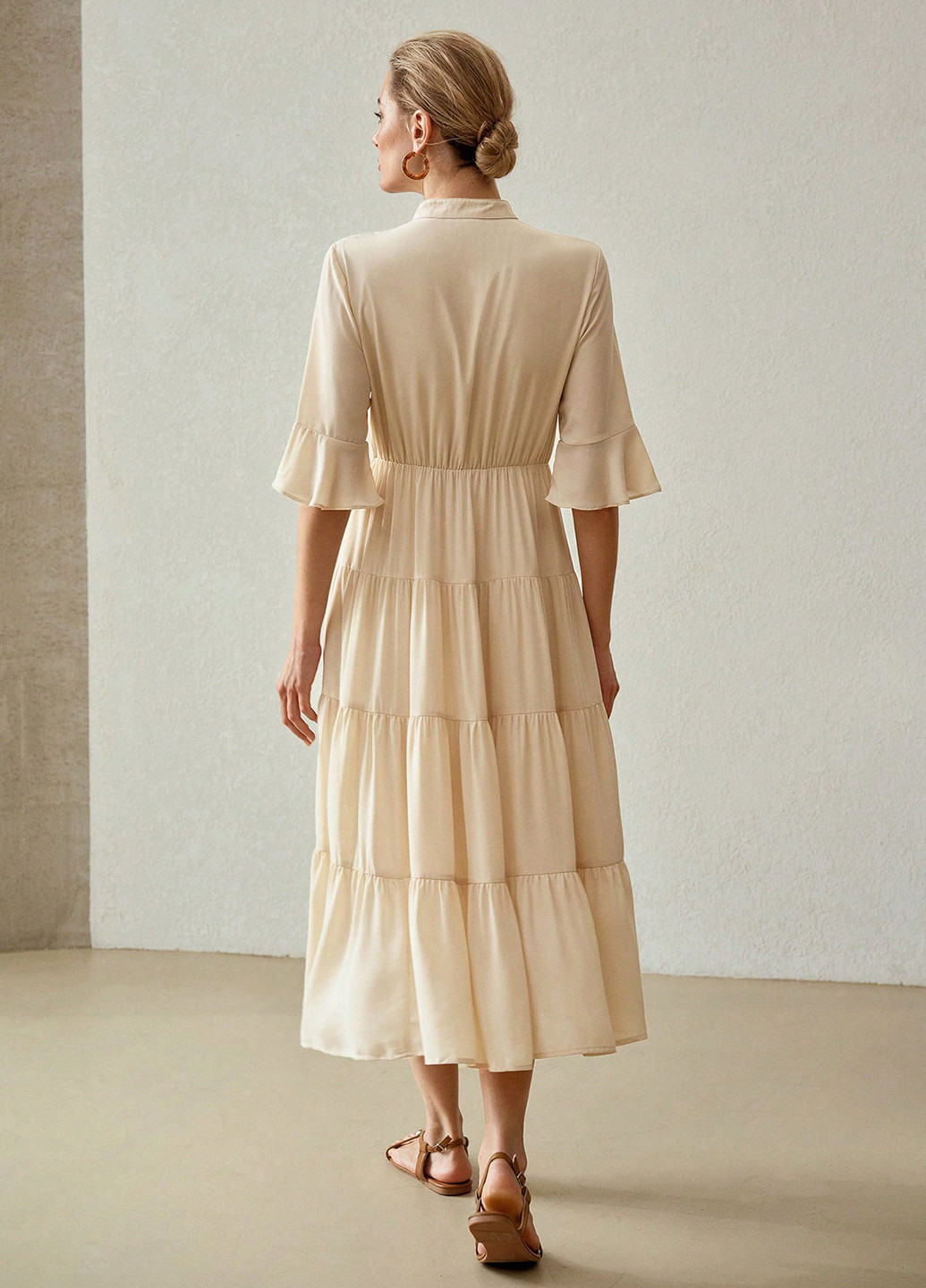 Кремовое кэжуал платье клеш SHEIN однотонное