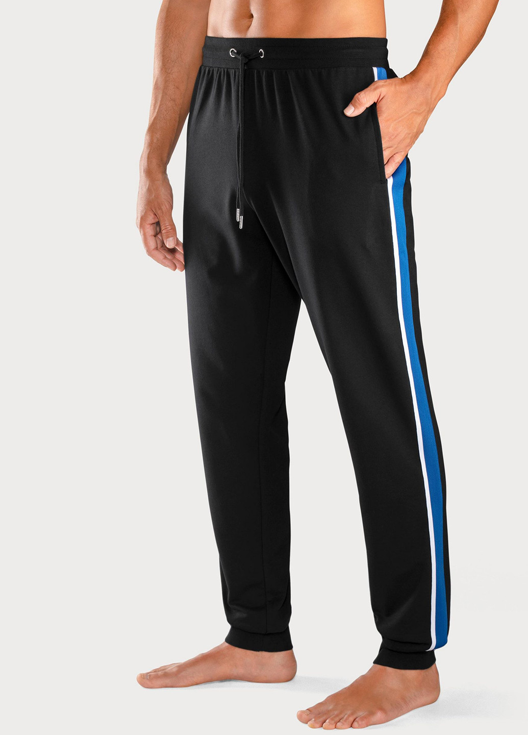 Черные спортивные демисезонные зауженные брюки Bench