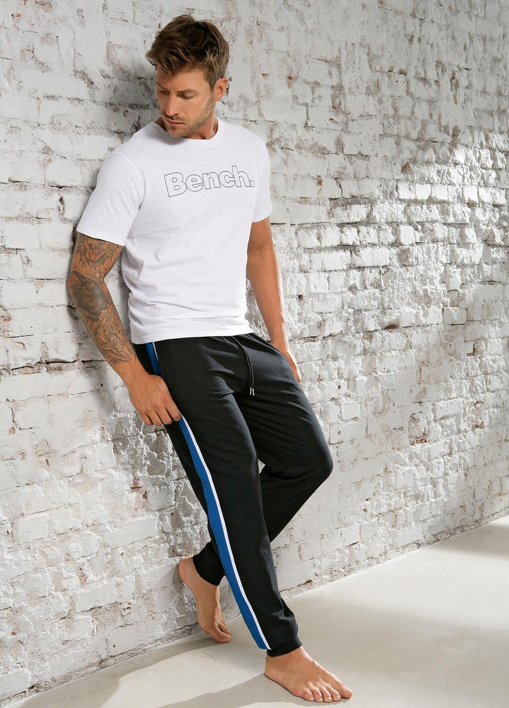 Черные спортивные демисезонные зауженные брюки Bench