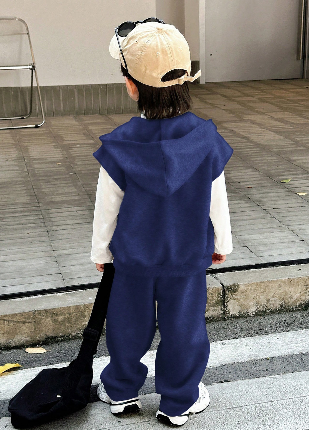 Темно-синій демісезонний костюм (жилет, лонгслів, штани) трійка SHEIN