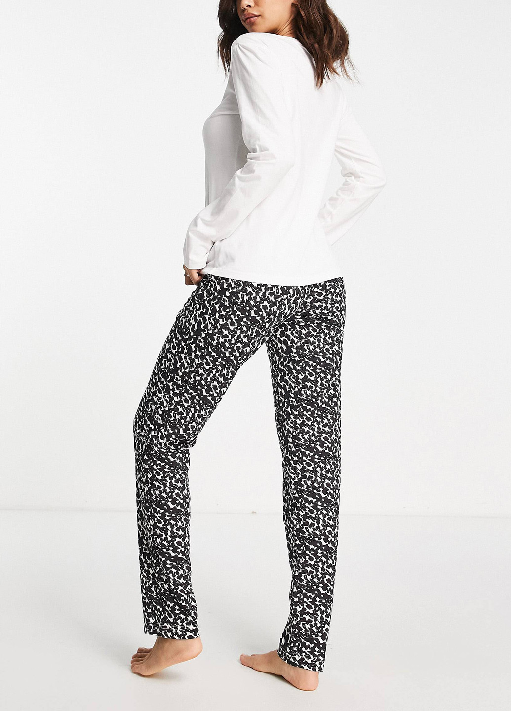 Чорно-біла всесезон піжами (лонгслів, штани) лонгслив + брюки Calvin Klein