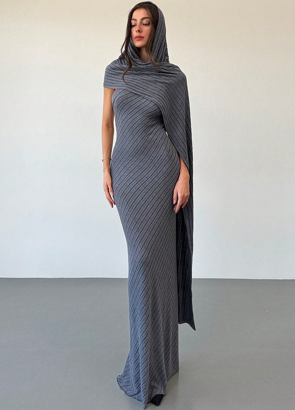 Сіра вечірня комплект (накидка, сукня) з відкритою спиною SHEIN однотонна