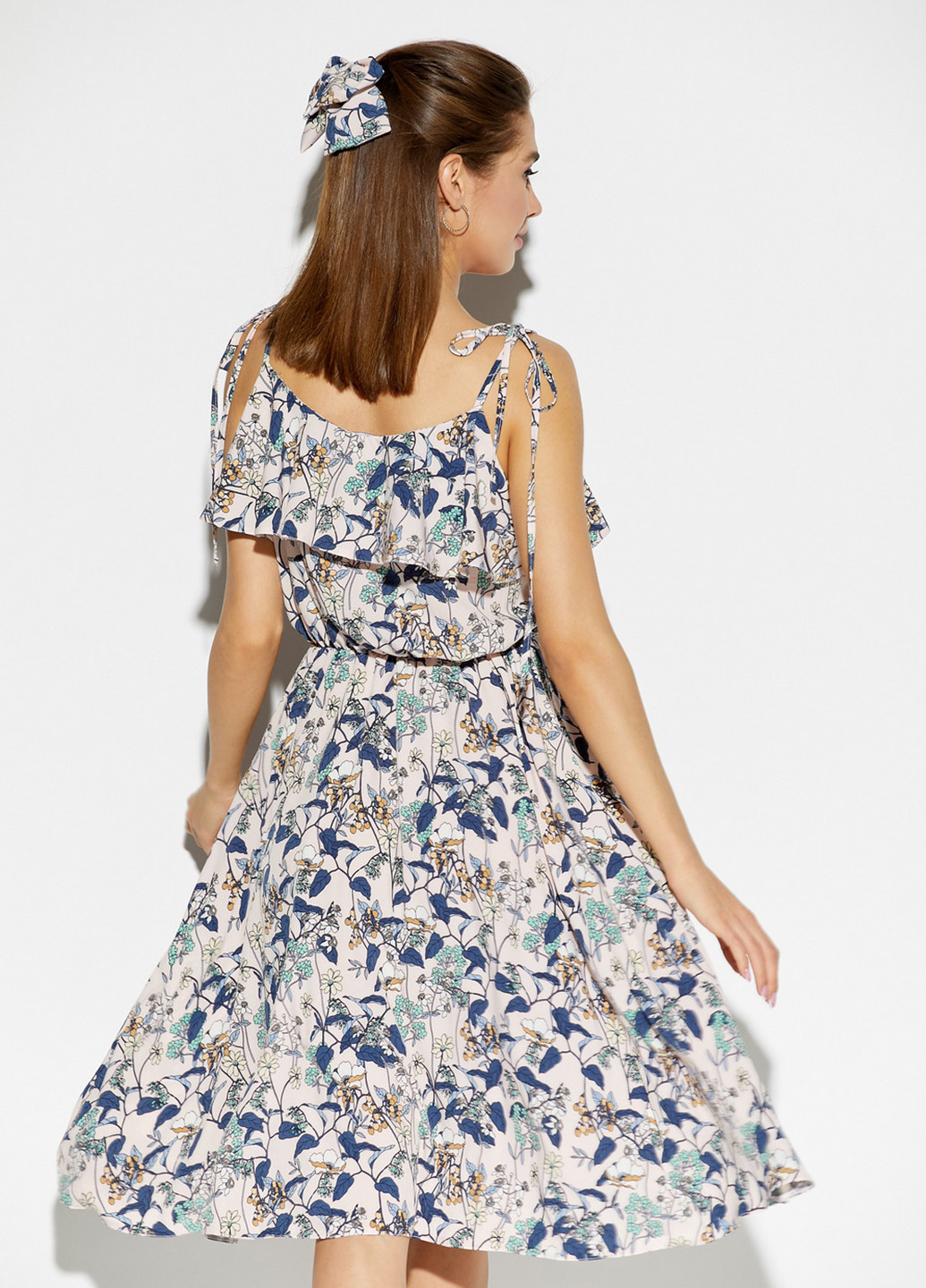 Пудровое кэжуал платье с открытыми плечами Karree с цветочным принтом