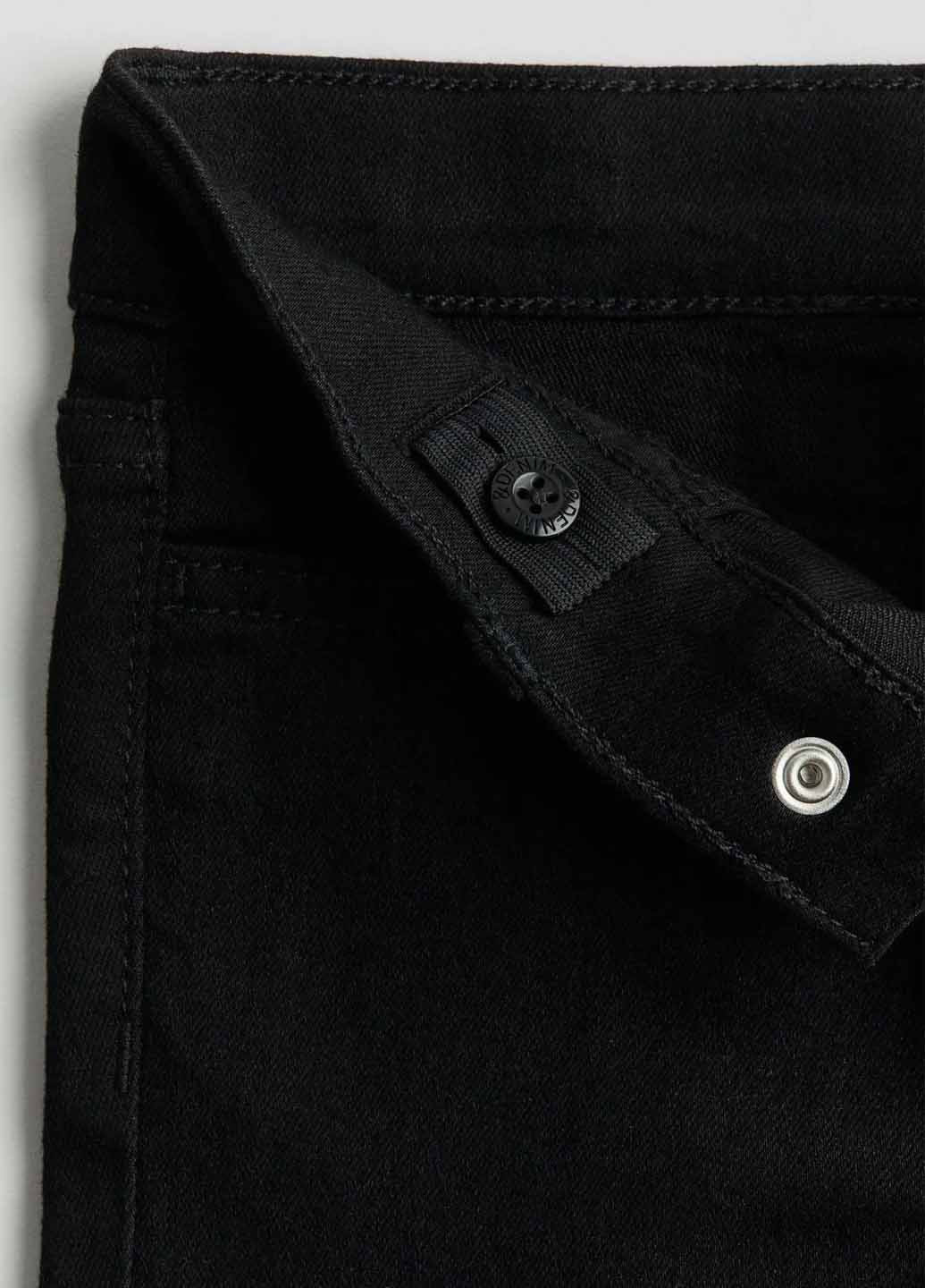 Черные демисезонные слим джинсы H&M