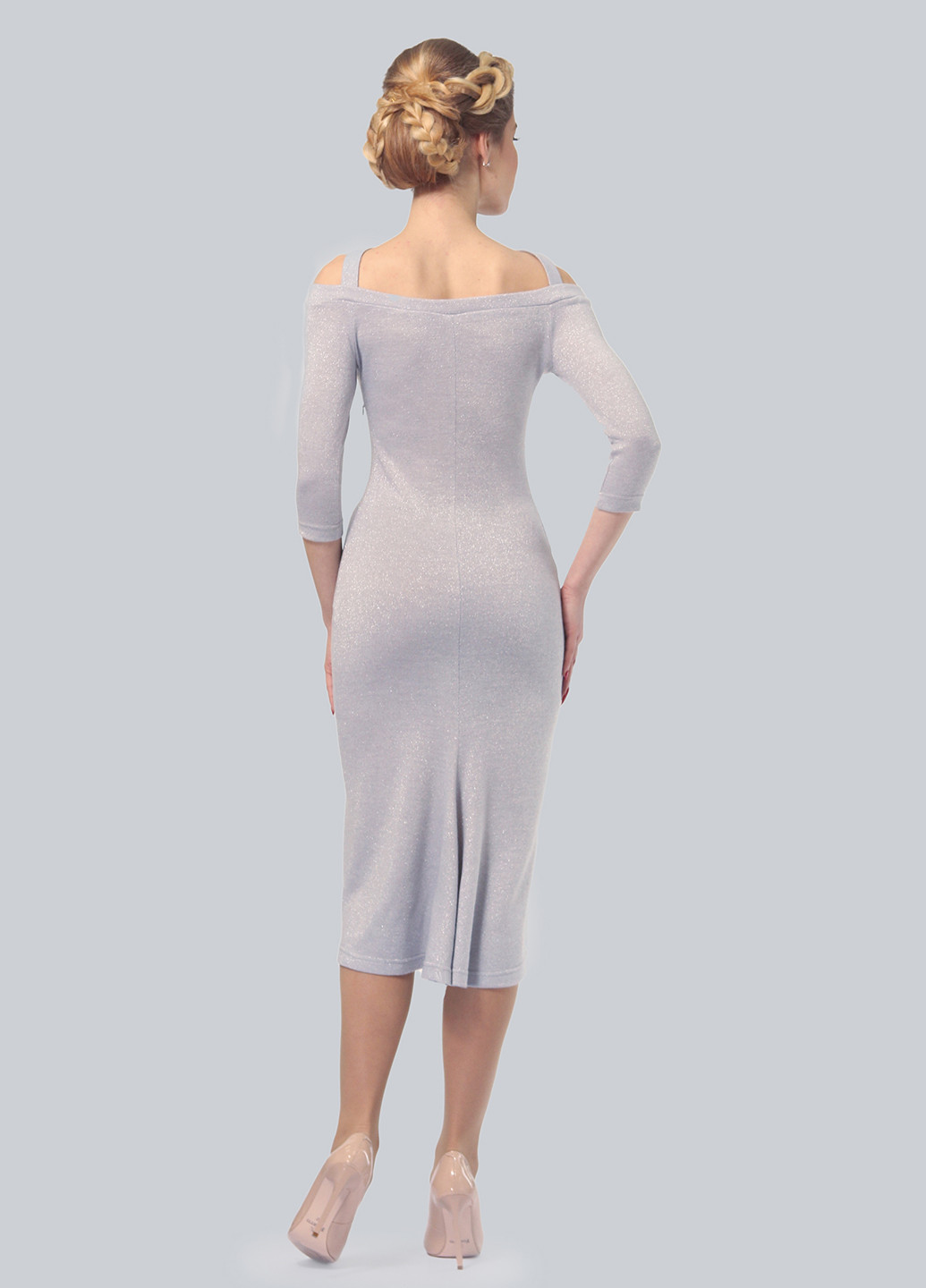 Светло-серое кэжуал платье футляр Lila Kass однотонное