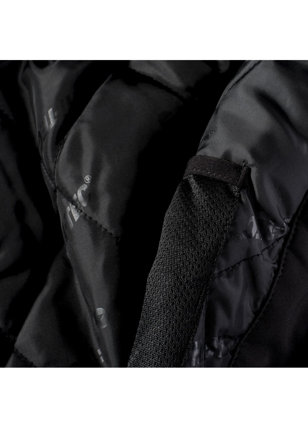 Черная зимняя куртка Hi-Tec GEKO-BLACK/BLACK
