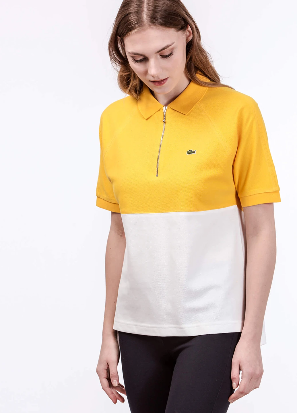 Желтая женская футболка-поло Lacoste однотонная