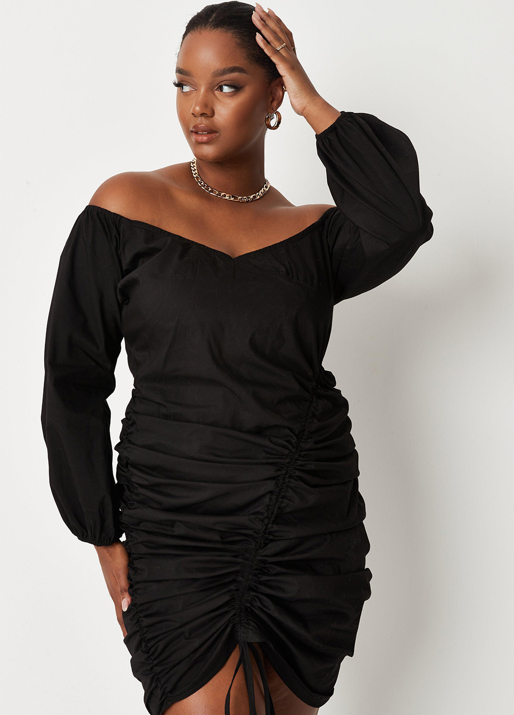 Черное кэжуал платье с открытыми плечами Missguided однотонное