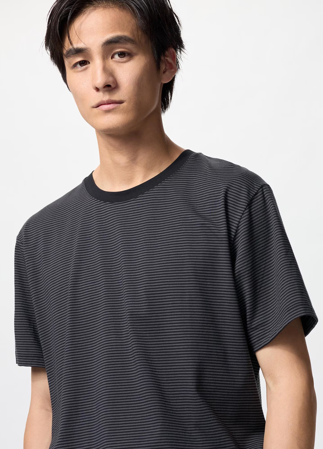 Чорна футболка Uniqlo