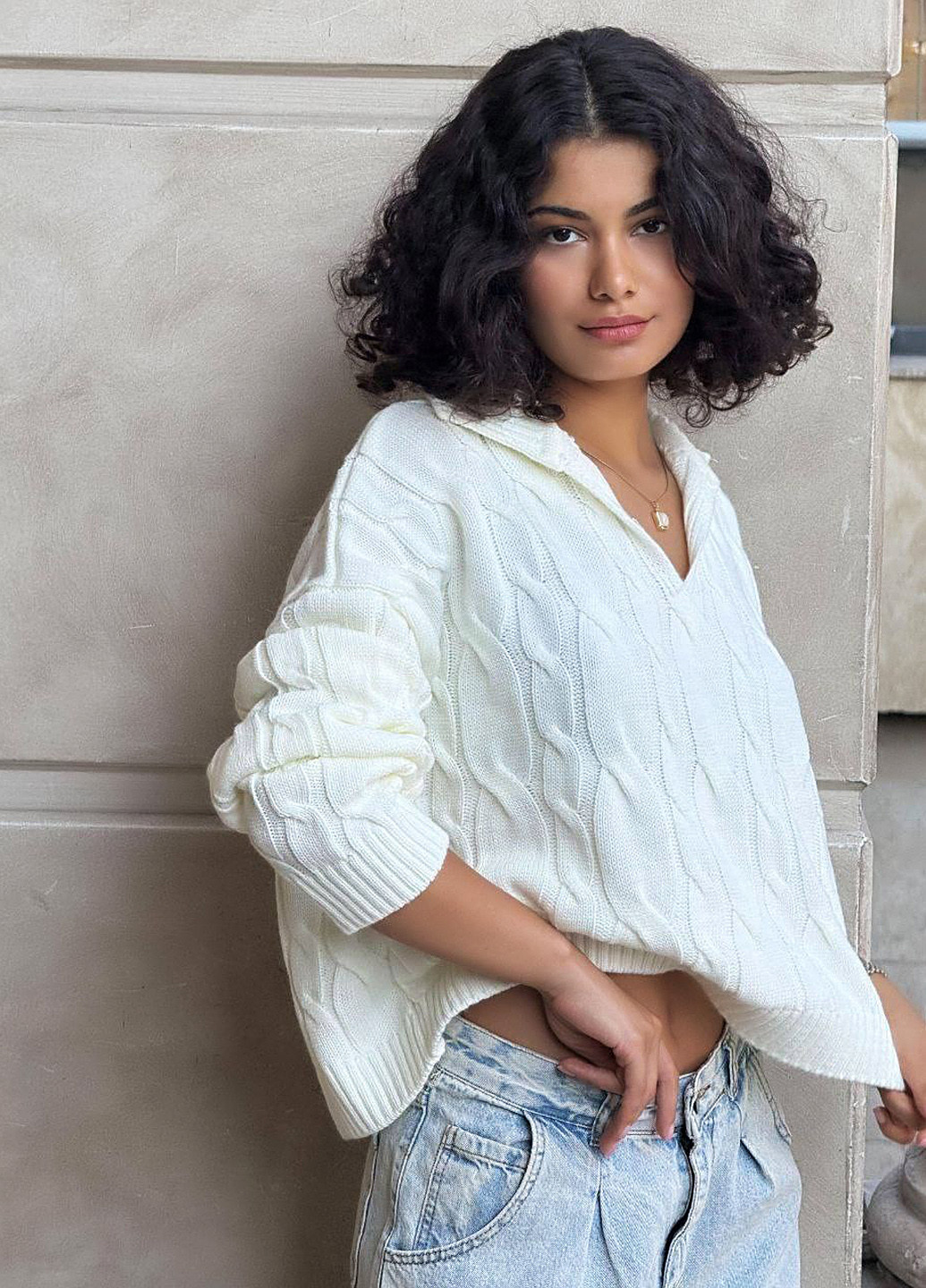 Молочный демисезонный пуловер пуловер No Brand