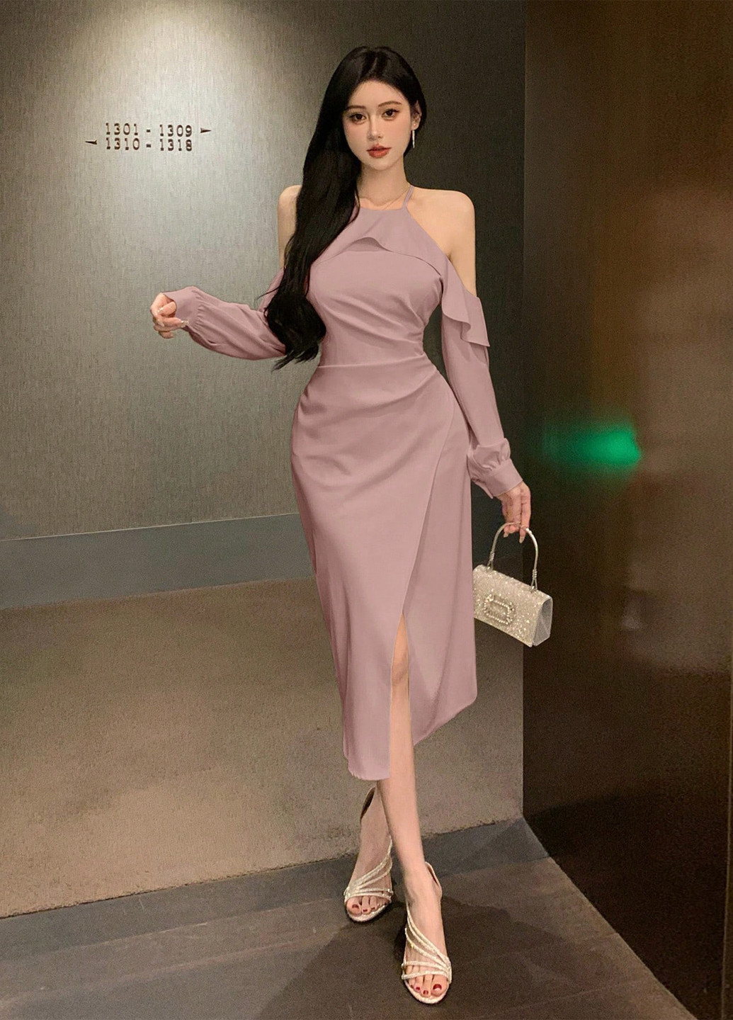 Пудрова кежуал сукня на запах, з відкритими плечима SHEIN однотонна