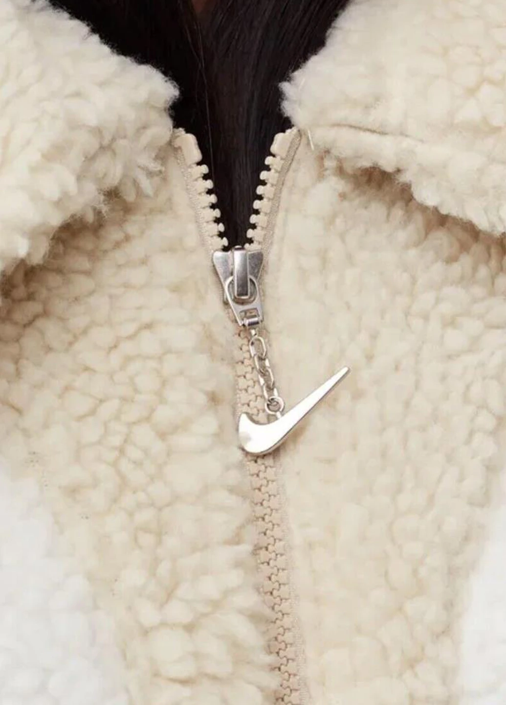 Кремова демісезонна куртка dd5620-206 Nike SWOOSH FULL-ZIP JACKE