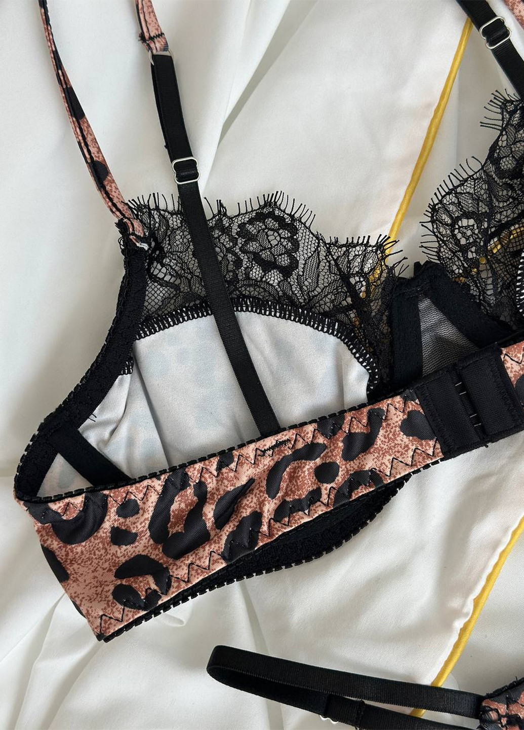 Черный демисезонный комплект (бюстгальтер, трусики) NOVA VEGA