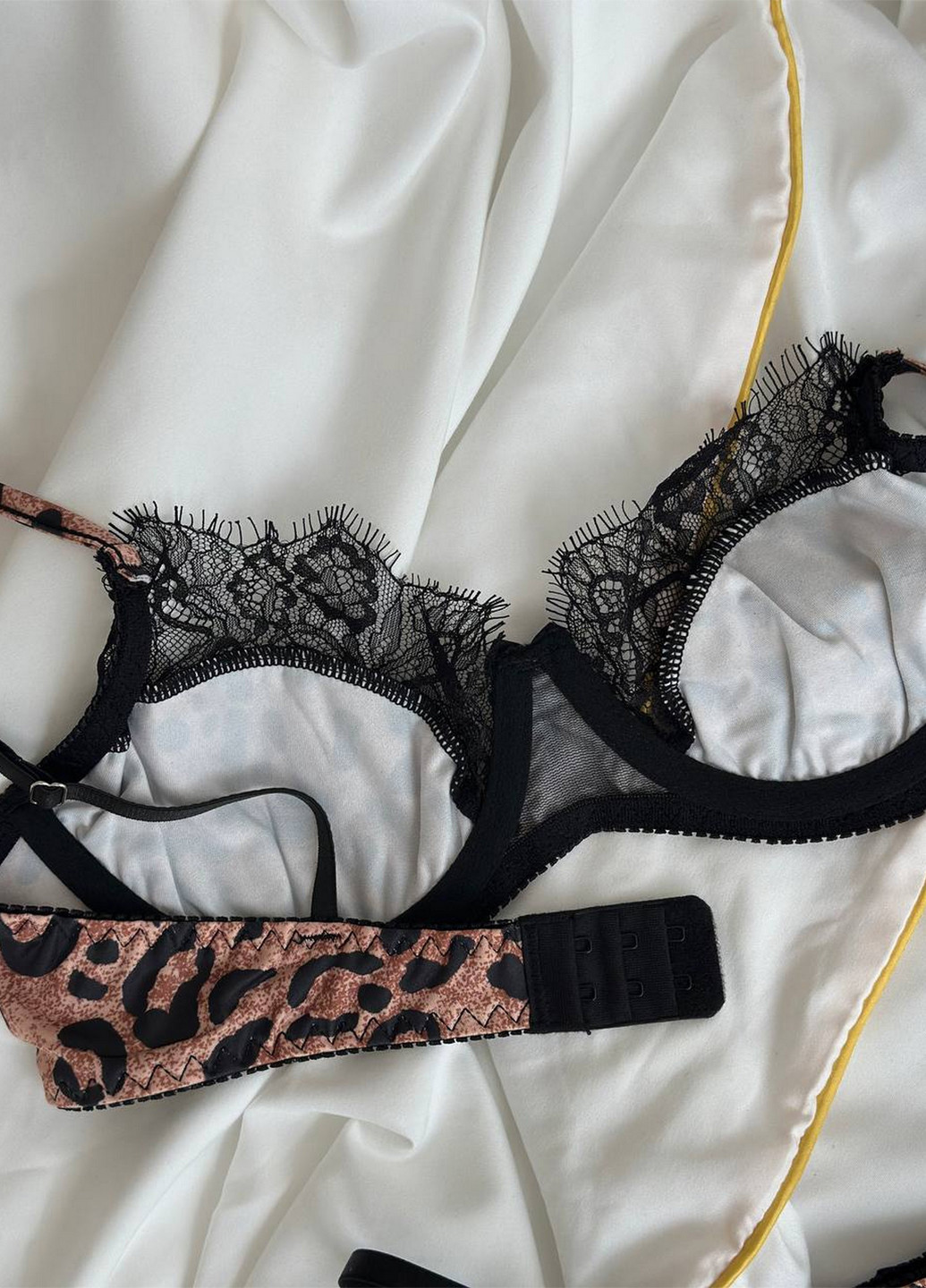 Черный демисезонный комплект (бюстгальтер, трусики) NOVA VEGA