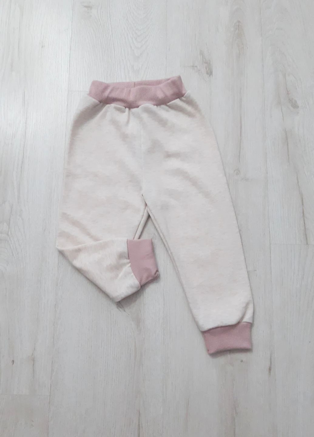 Молочные спортивные демисезонные брюки No Brand