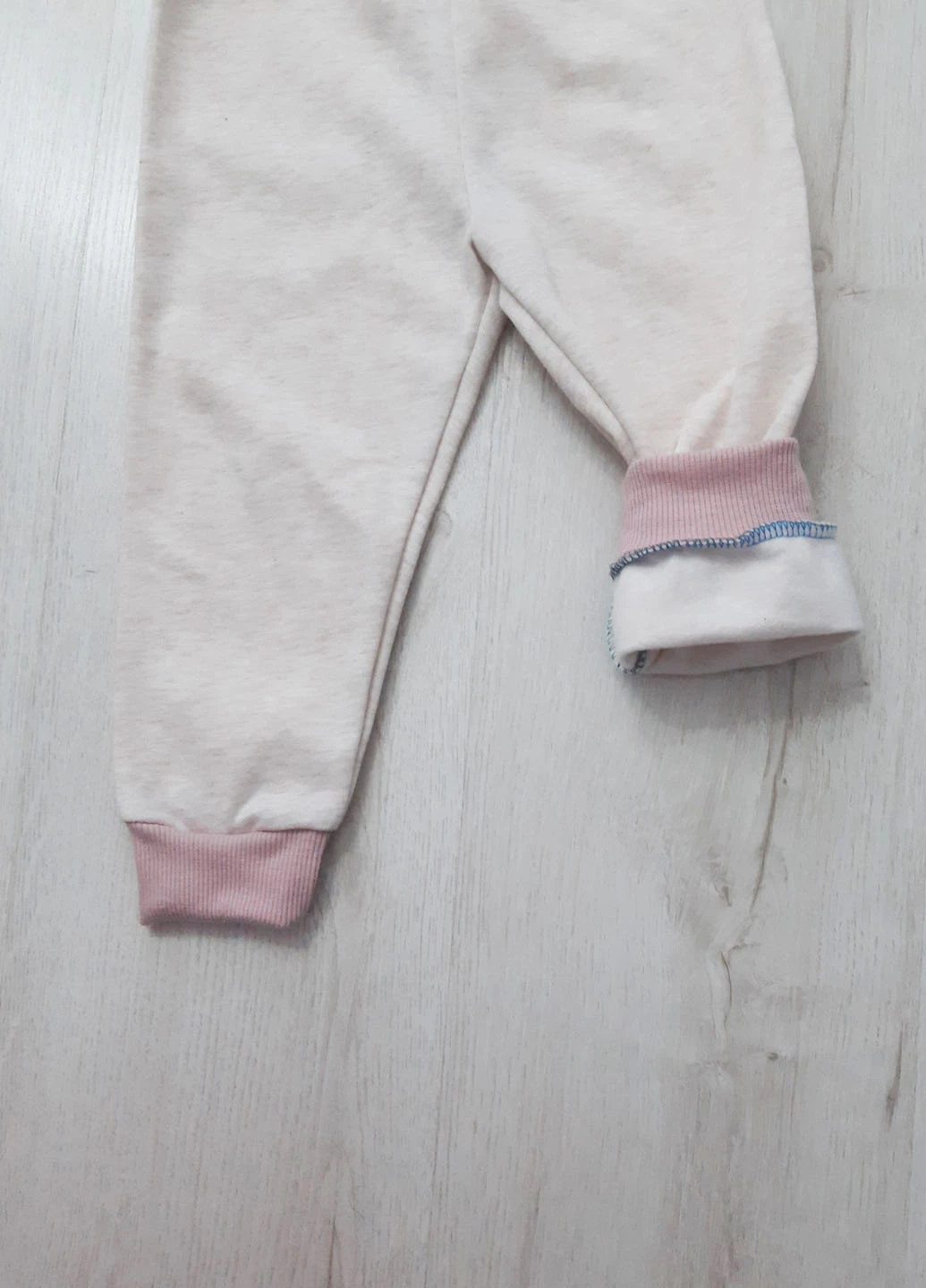 Молочные спортивные демисезонные брюки No Brand