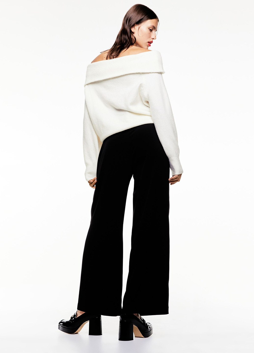 Молочный зимний свитер H&M