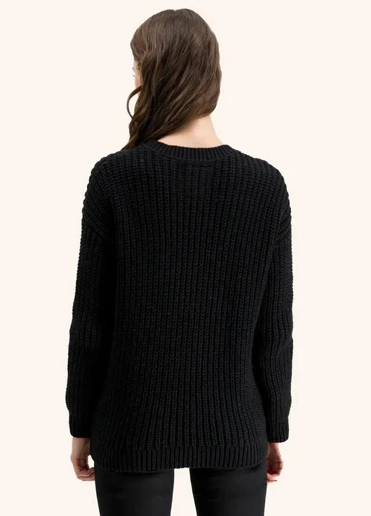 Черный зимний свитер Superdry