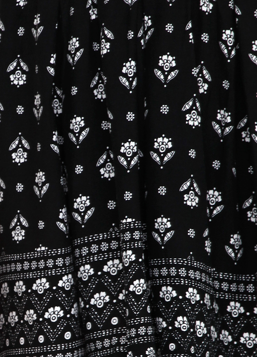 Комбинезон Imperial комбинезон-шорты цветочный чёрный кэжуал