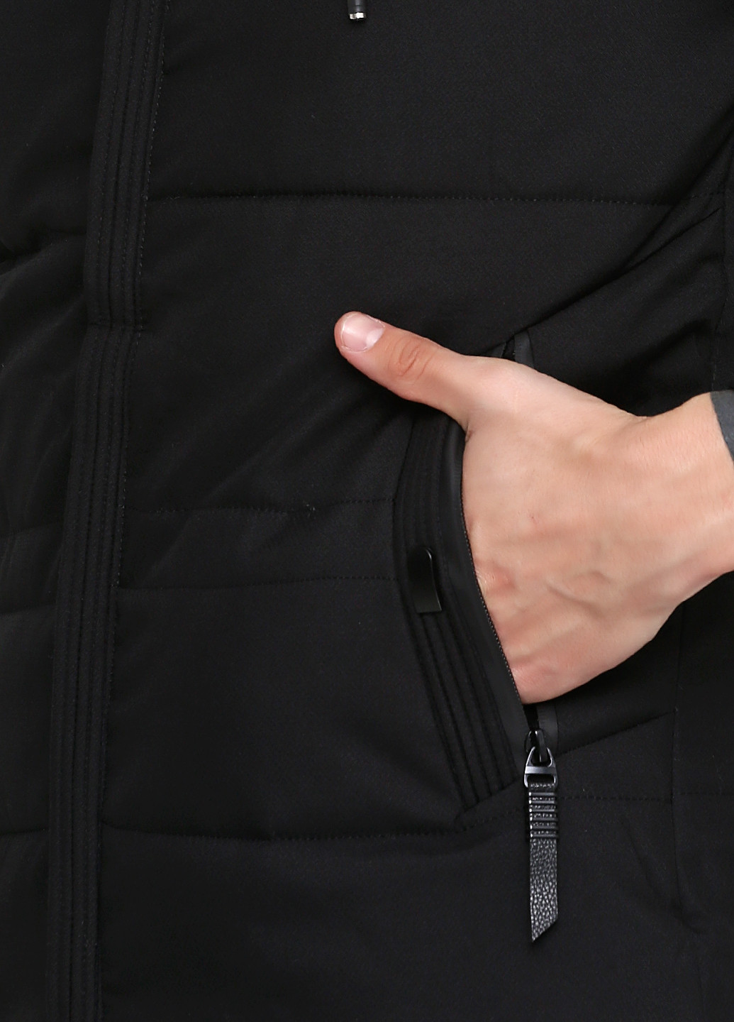 Черная демисезонная куртка BOTAIFUSHI