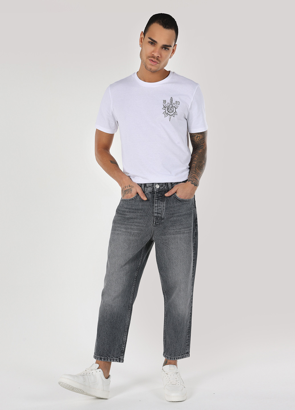 Светло-серые демисезонные укороченные, зауженные джинсы Colin's