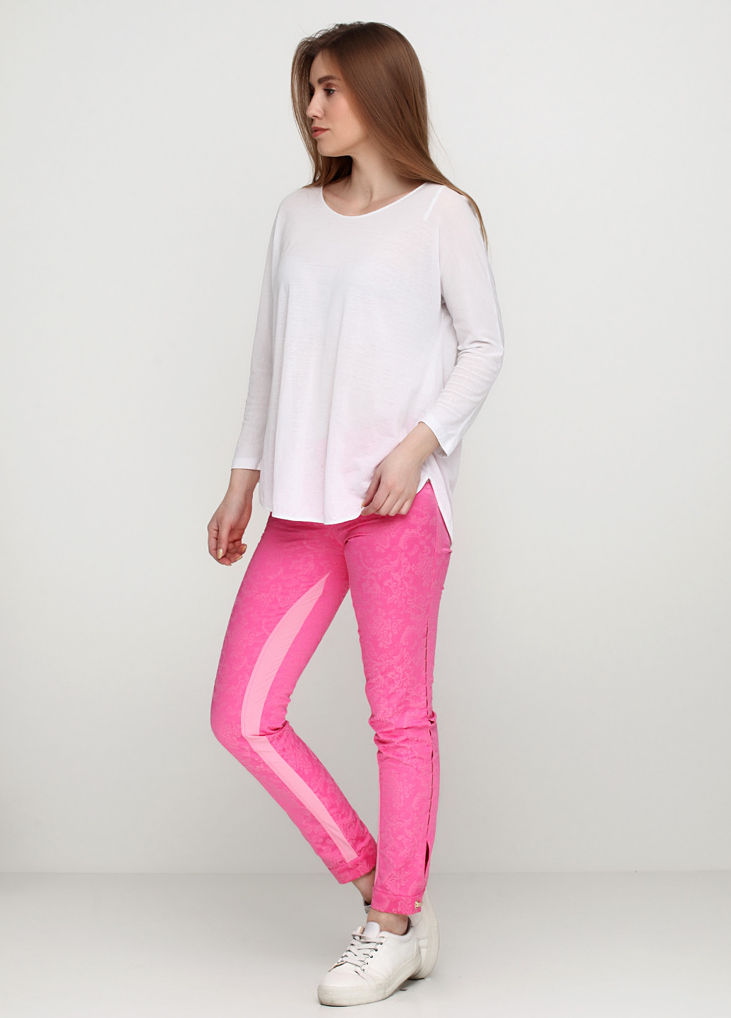 Розовые кэжуал демисезонные зауженные брюки Sassofono