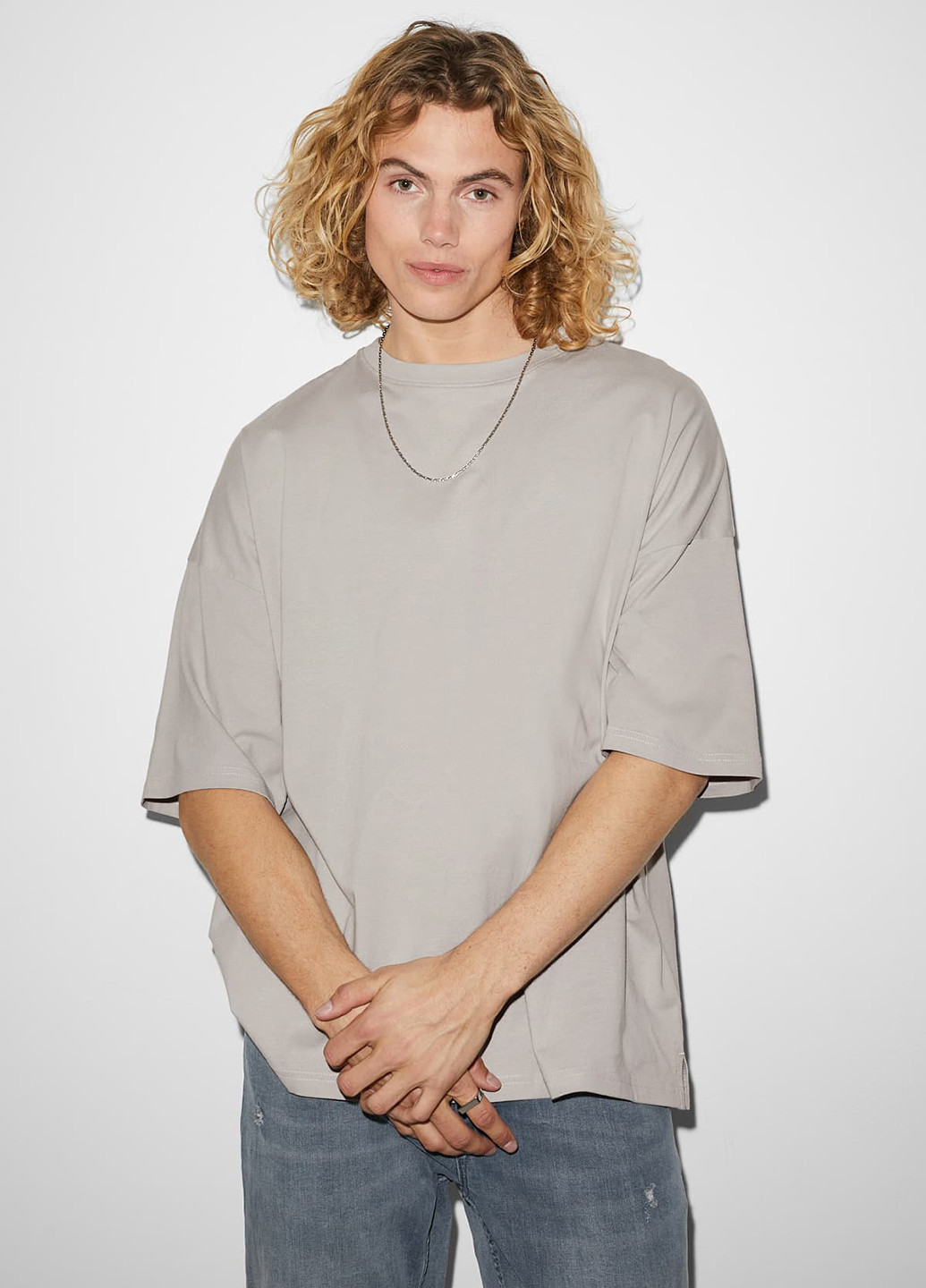 Бежевая футболка C&A