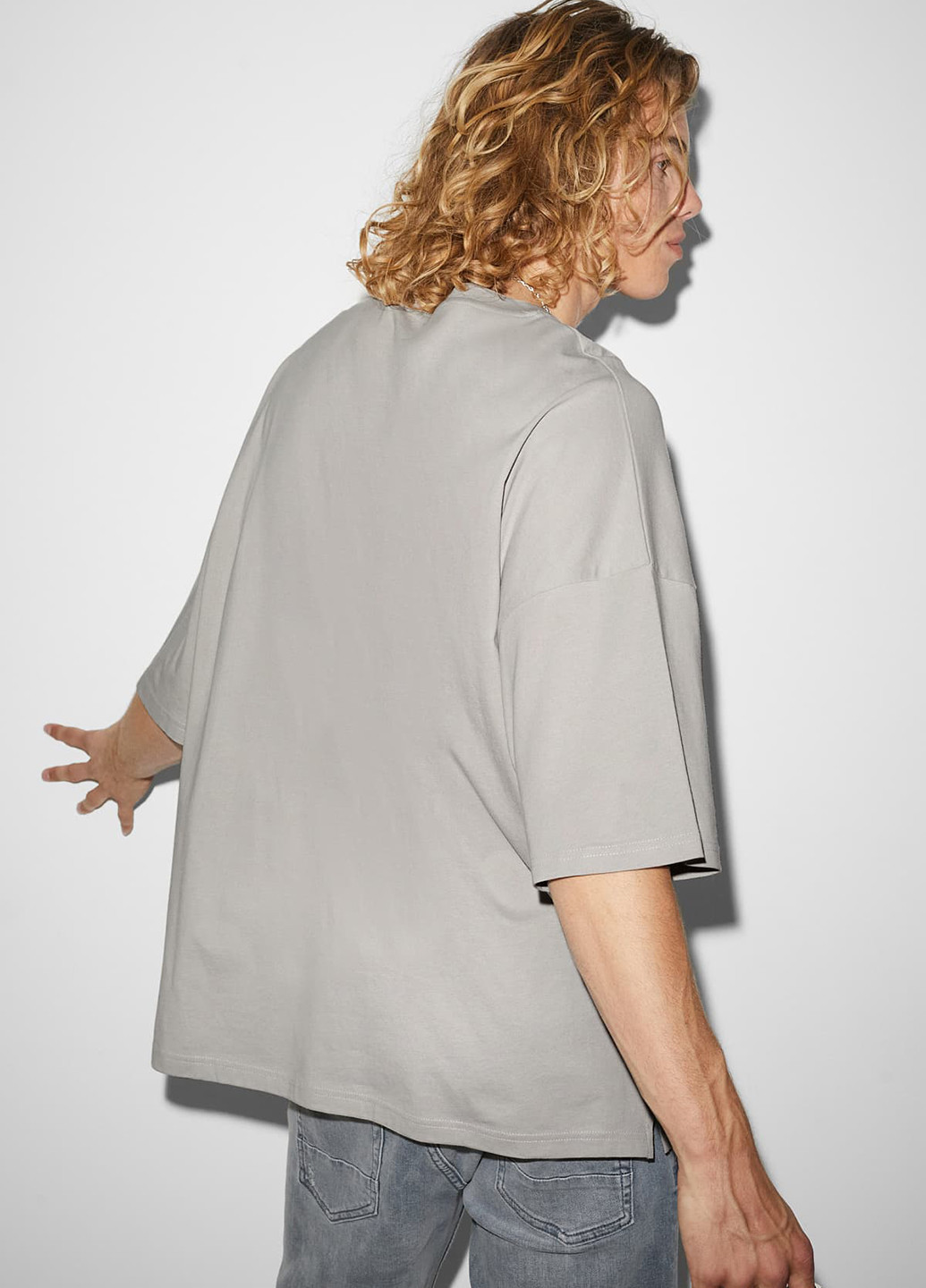 Бежевая футболка C&A