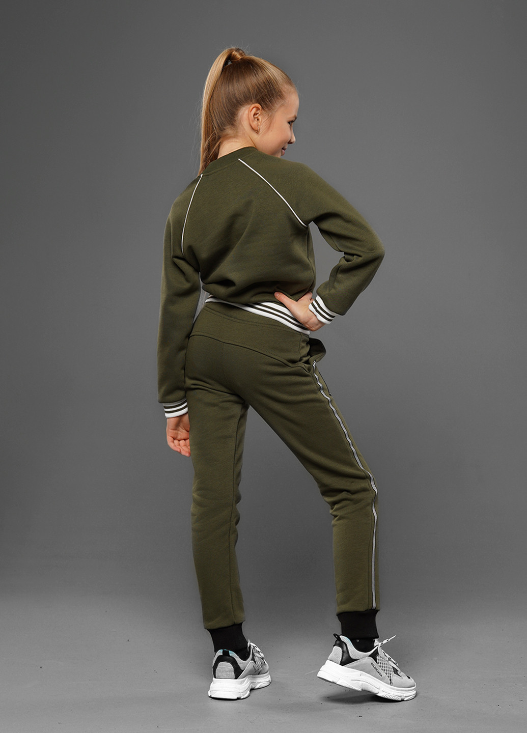 Sinthia свитшот надпись хаки casual надпись хаки кэжуал