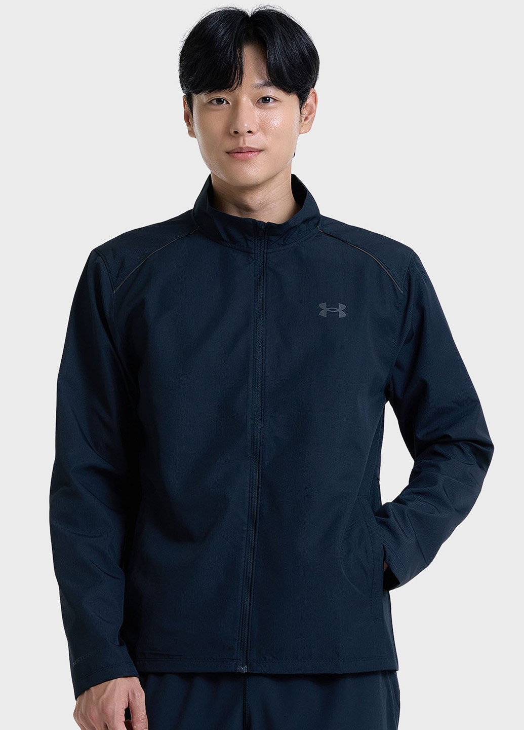 Чорна демісезонна куртка Under Armour