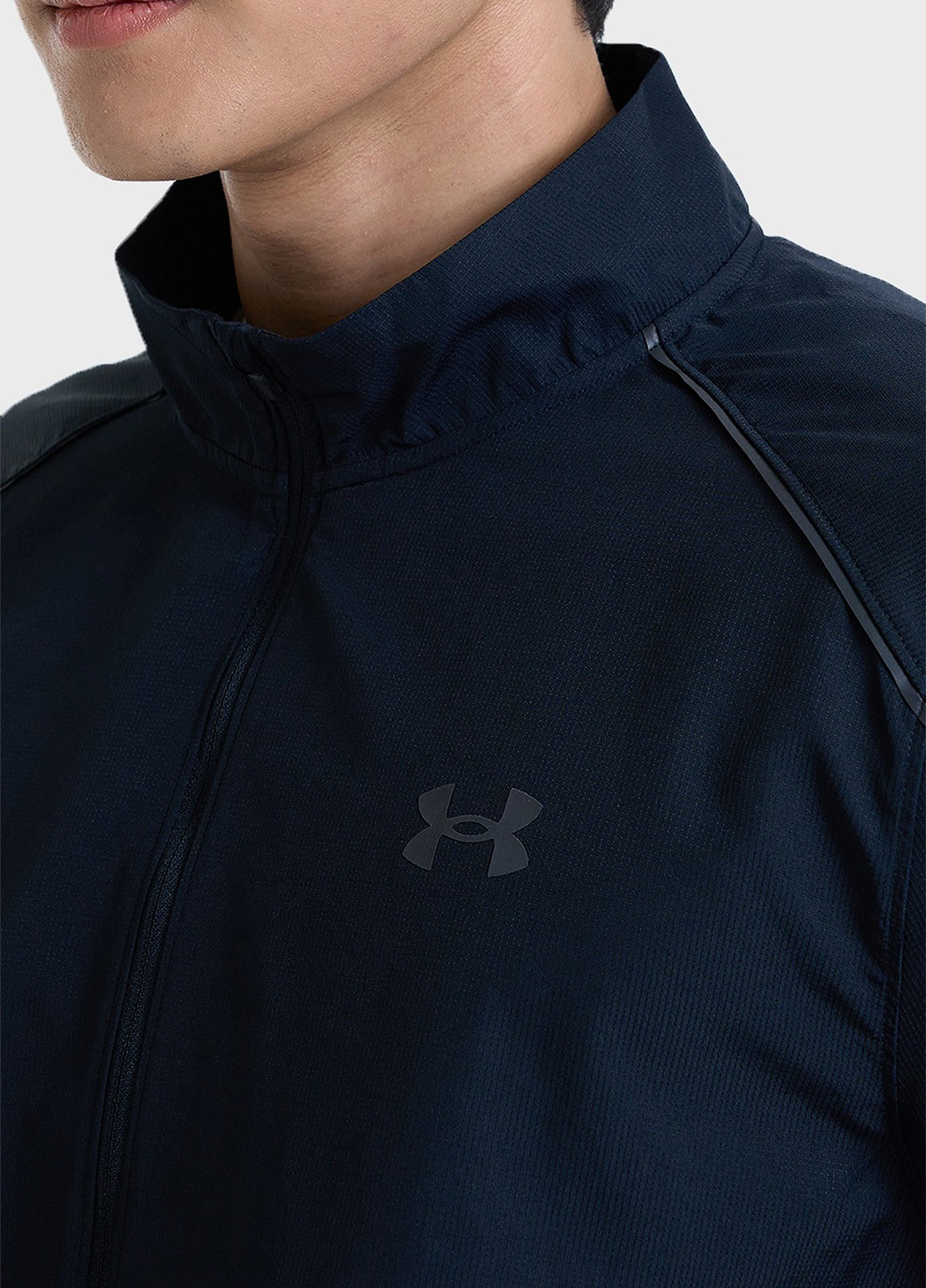 Чорна демісезонна куртка Under Armour